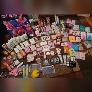 DONT BUY ASSORTED PIECES 3$- 8$ Assorted Beauty and Skincare Products